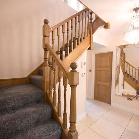 Luxury 6 Bedroom House With Parking - Northwood Northwood  Esterno foto