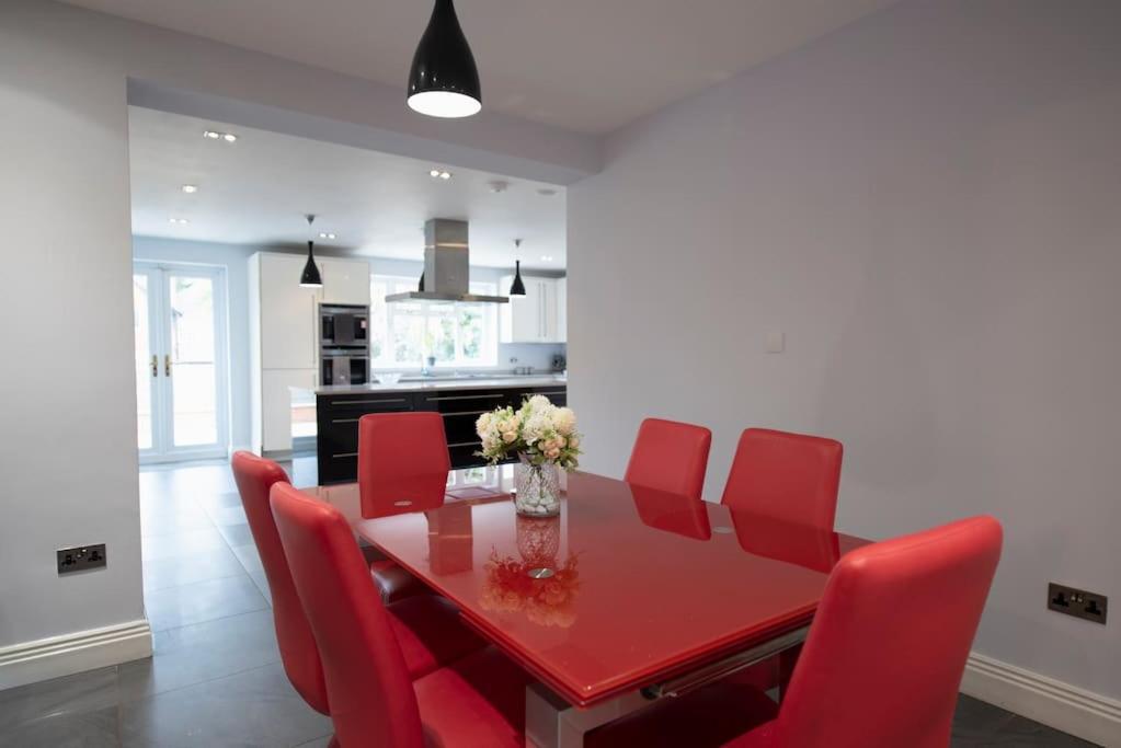Luxury 6 Bedroom House With Parking - Northwood Northwood  Esterno foto
